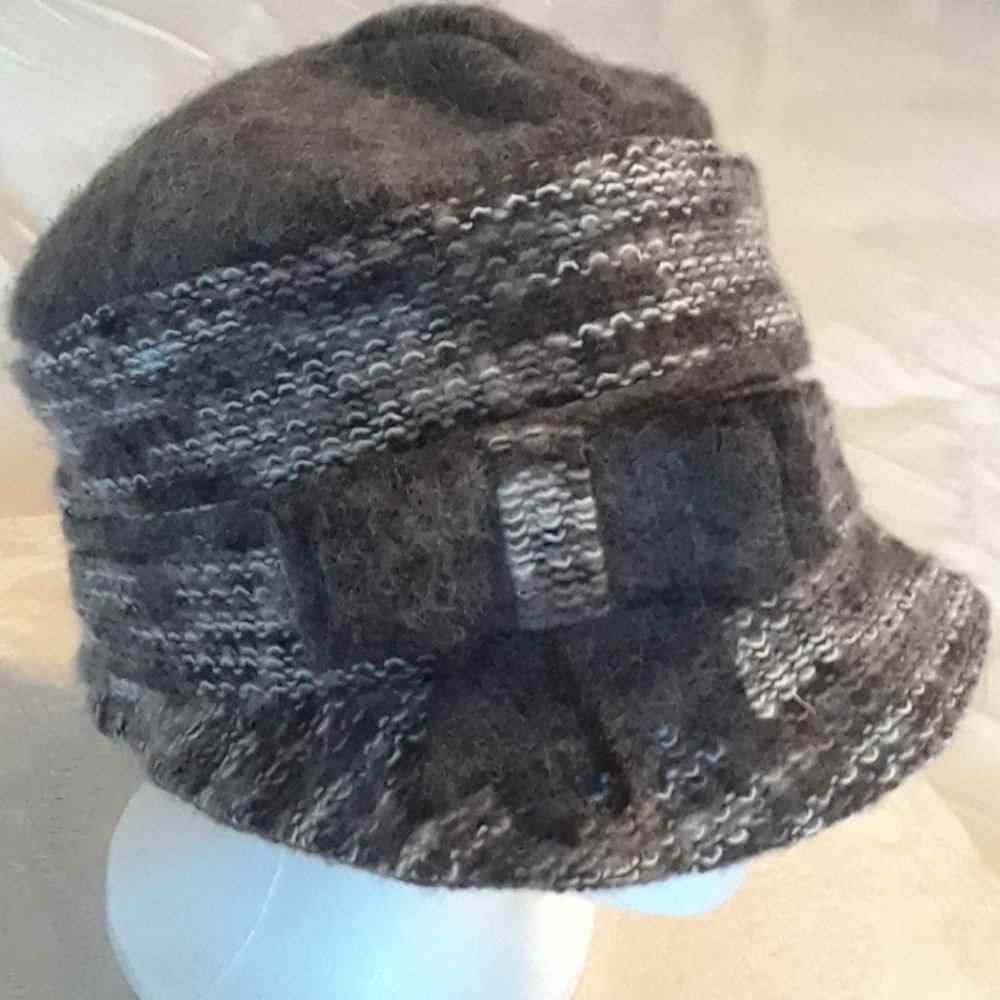 Winter hat - Picture 2 of 7